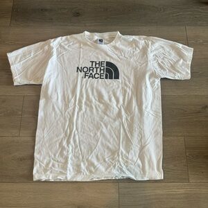 Men’s North Face t-shirt